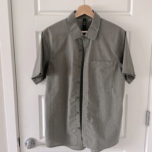 Lululemon short sleeve button down shirt